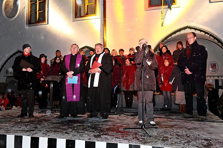 Musical and poetic Advent opening and lighting of the christmas tree, Where: Square Náměstí Svornosti, Český Krumlov, 28.11.2010