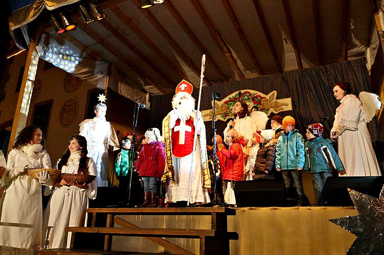 2nd Advent Sunday - St. Nicholas Present Distribution, Square Náměstí Svornosti, Český Krumlov, 4.12.2011