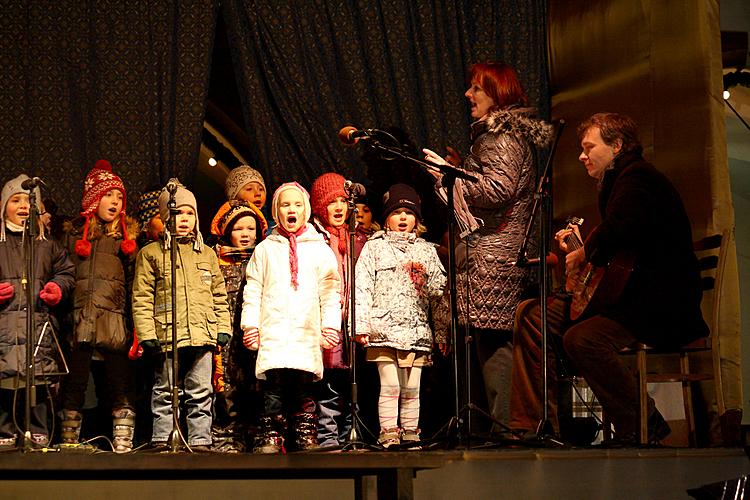 4. adventní neděle - společné zpívání u vánočního stromu, Český Krumlov 18.12.2011