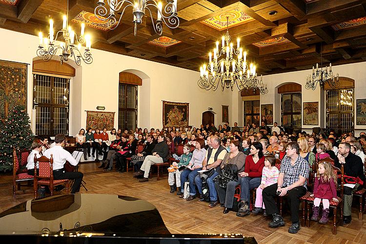 Wir bringen euch Neuigkeiten - Vorweihnachtskonzert des Ensembles Brumlíci und Gäste, 20.12.2012