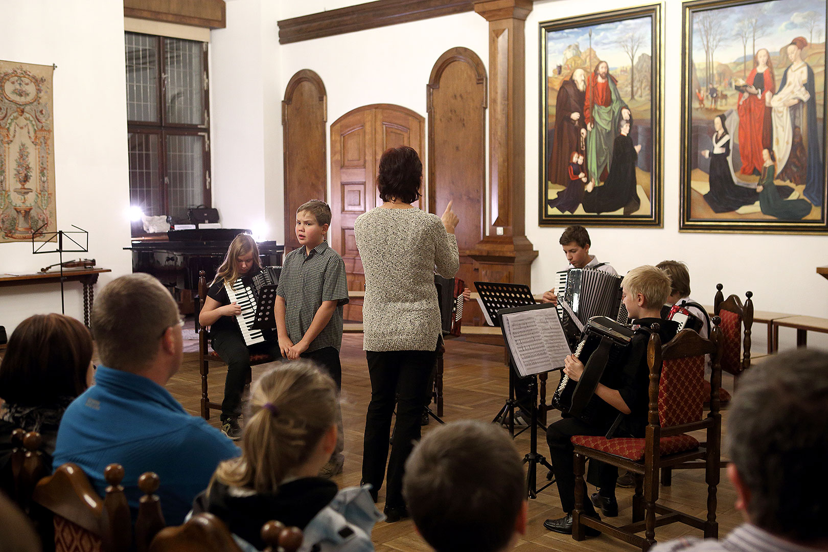 Bringing You the News - Concert by Brumlíci and their guests, Artistic Elementary School Český Krumlov, 19.12.2013