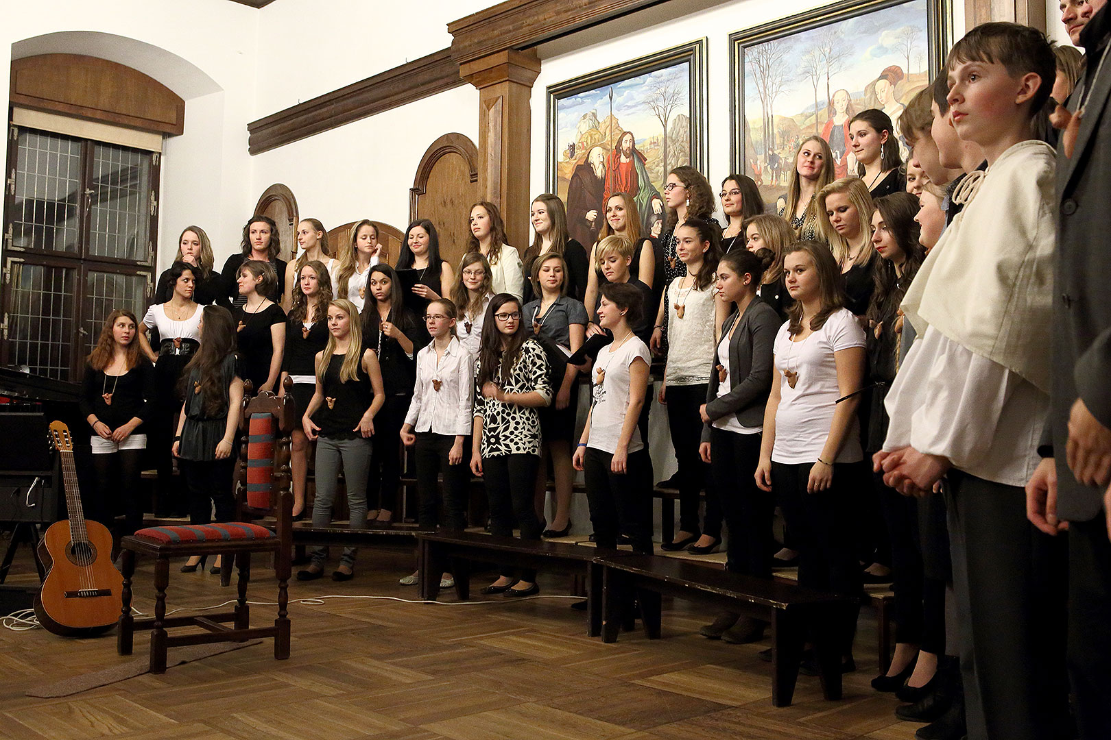 Die Zeit der Freude und Fröhlichkeit - Konzert des Ensembles Medvíďata, Kunstschule ZUŠ Český Krumlov, 22.12.2013