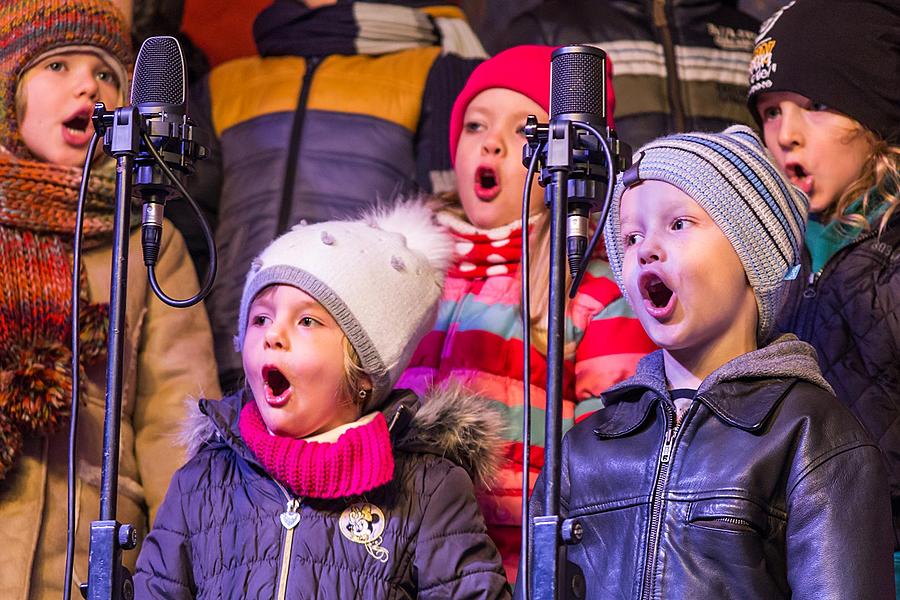 Singing Together at the Christmas Tree, 3rd Advent Sunday 13.12.2015