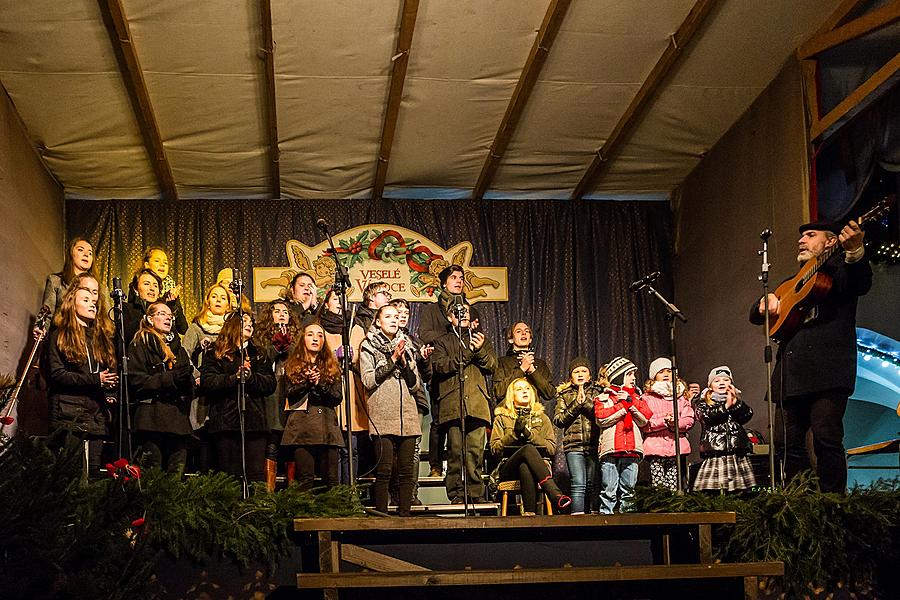1. Adventssontag - Musikalisch-poetische Eröffnung des Advents Verbunden mit der Beleuchtung des Weihnachtsbaums, Český Krumlov 27.11.2016