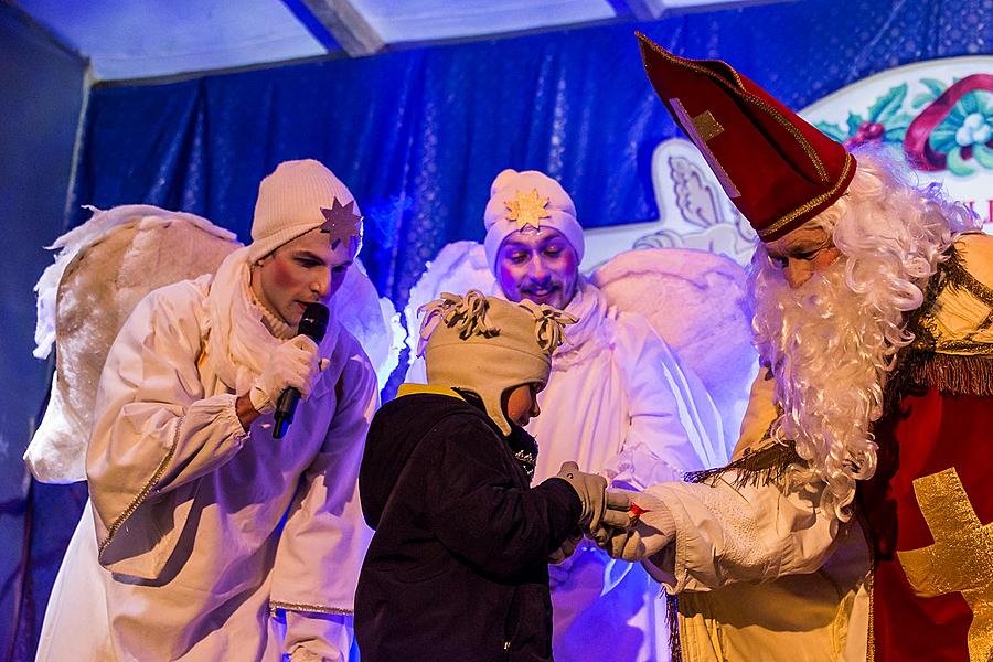 St. Nicholas Present Distribution 4.12.2016, Advent and Christmas in Český Krumlov