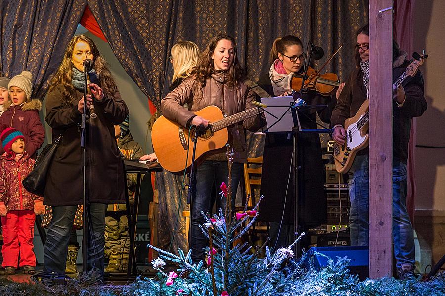 Společné zpívání u vánočního stromu, 3. adventní neděle 11.12.2016