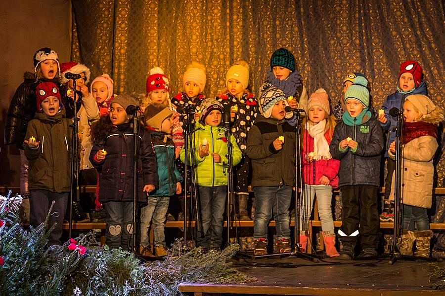 Singing Together at the Christmas Tree, 3rd Advent Sunday 11.12.2016