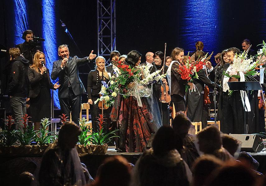 Angela Gheorghiu /soprano/ and Ramón Vargas /tenor/, PKF – Prague Philharmonia, Leoš Svárovský /conductor/, 14.7.2017, 26. Internationales Musikfestival Český Krumlov 2017