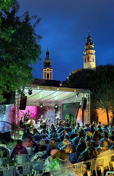 Rendez-vous with Radka Fišarová /Chanson Evening/, Kooperativa Garden, 25.7.2017, 26th International Music Festival Český Krumlov 2017