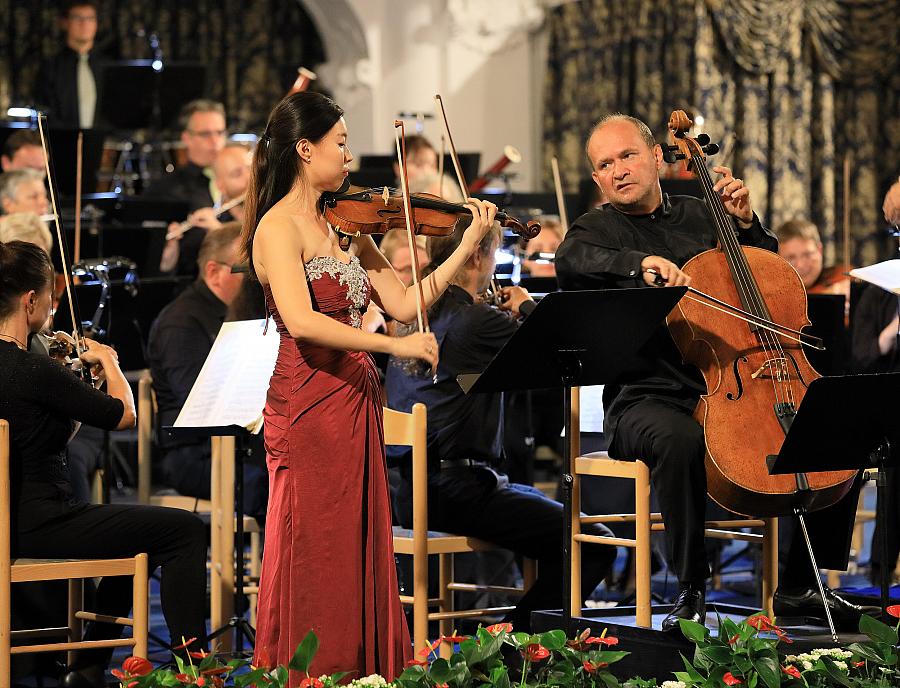 Sanghee Cheong (violin), Stefan Kropfitsch (violoncello), Thüringen Philharmonie, 9.8.2019, Internationales Musikfestival Český Krumlov