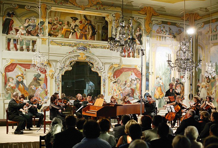 Mary Farbood and Talich Chamber Orchestra, 5th August 2005, International Music Festival Český Krumlov, source: © Auviex s.r.o., photo: Libor Sváček