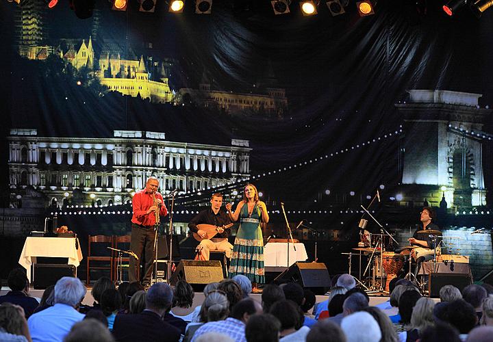 01.08.2009 - Hungarian Night - Palya Bea Quartet (Hungary), Dance ensemble Kéve (Hungary), International Music Festival Český Krumlov
